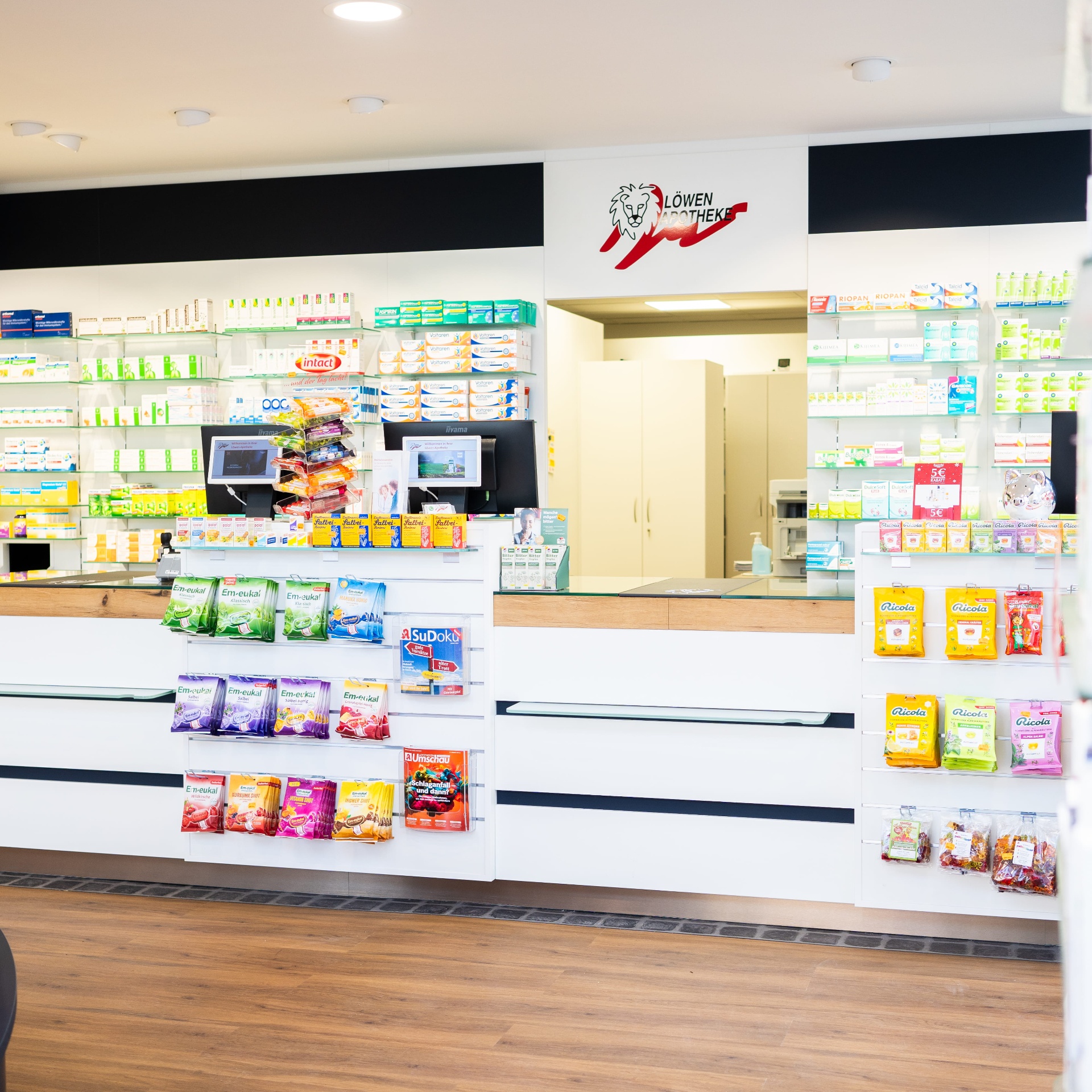 Eindruck aus der Löwen Apotheke (drehtag_2_33)